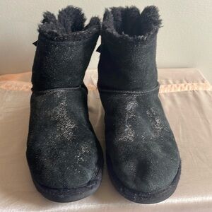 Women’s size 9 Bailey Bow short Gold glitter Ugg boots